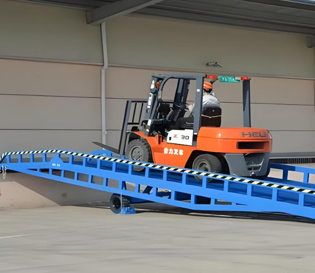 上饶移动式卸货平台（叉车用）